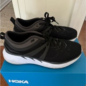 Hoka Women’s One One Sneakers (7.5) Black & White